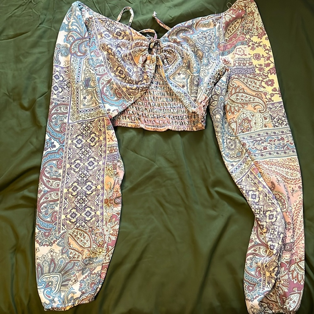 Long sleeve crop top